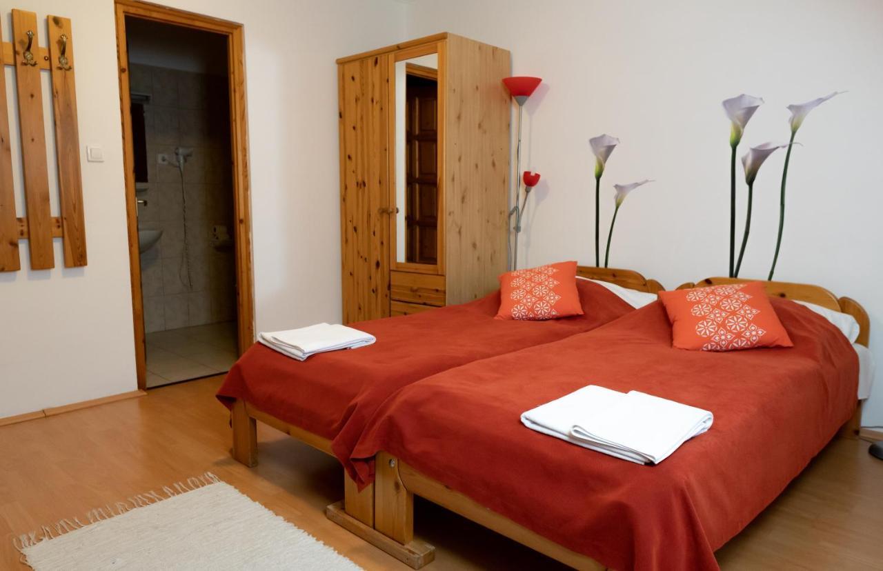 Liszt Apartman Pécs Esterno foto