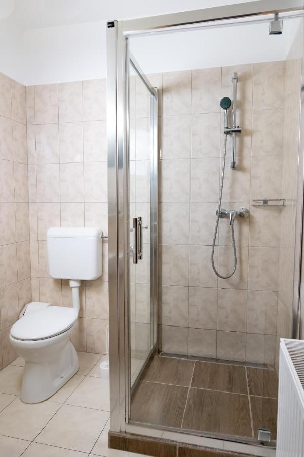Liszt Apartman Pécs Esterno foto